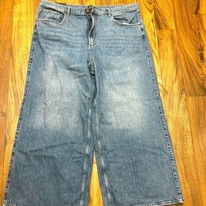 Women’s straight denim